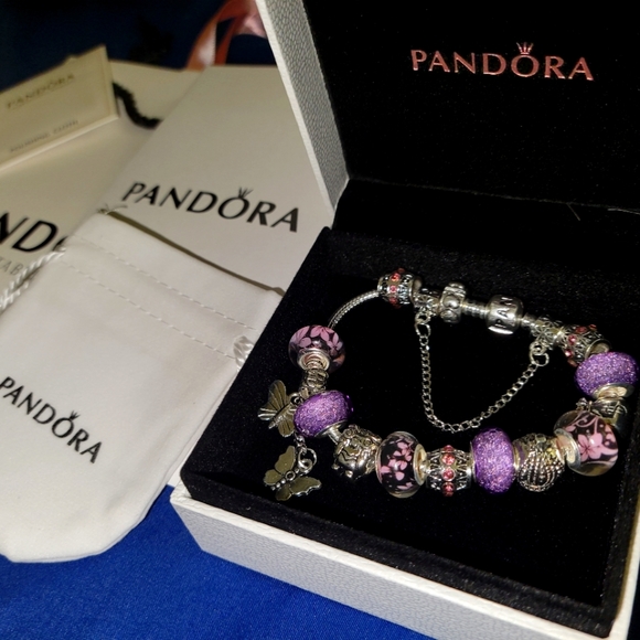 Pandora bracelet - Picture 1 of 2